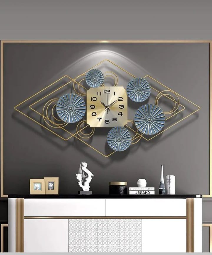 Gorgeous Design Metal Wall Clock