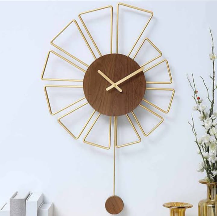 Unique Golden Design Metal Wall Clock